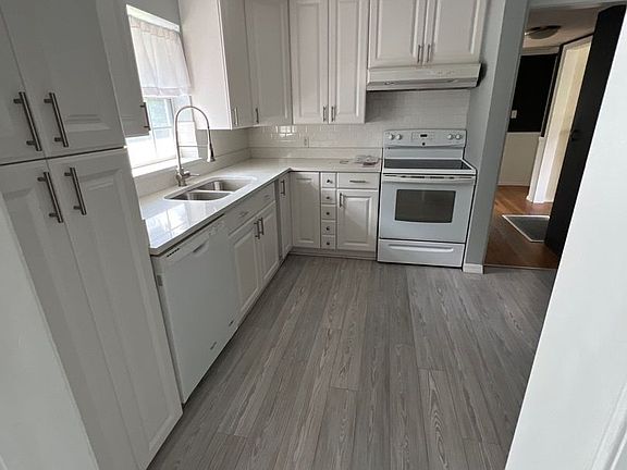 4th image of 616 W Minnesota Ave