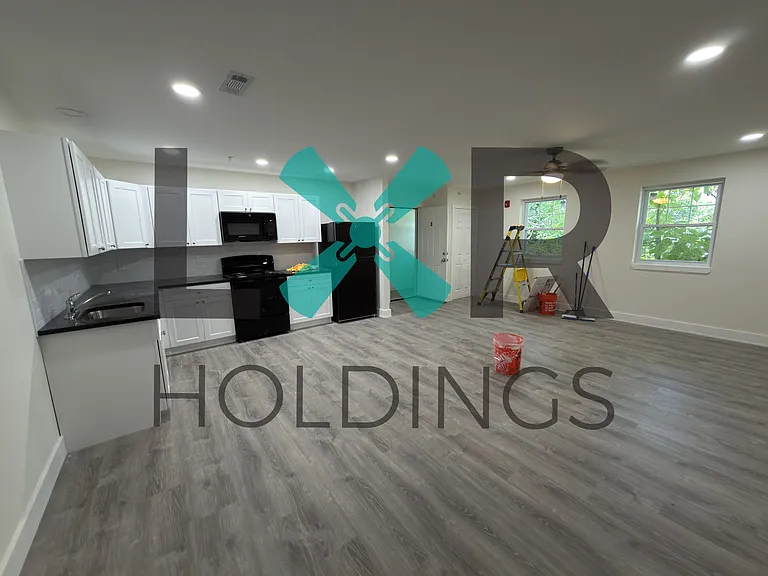 317 E Broad St #3 — Photo 4