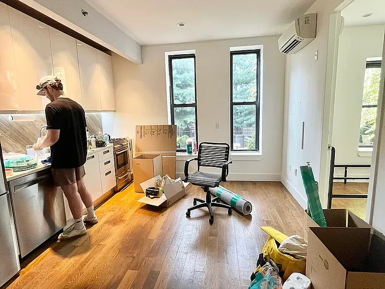 69 Ten Eyck St #1B — Photo 5
