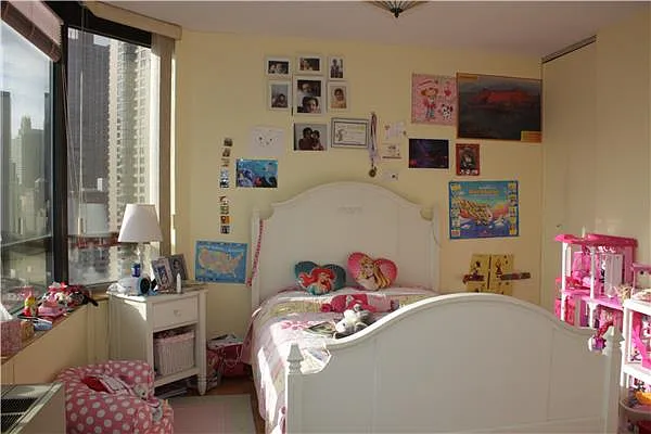 Rented by R New York | media 19