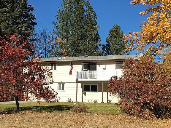 Top area of home is the rented area, bottom apartment is not included.