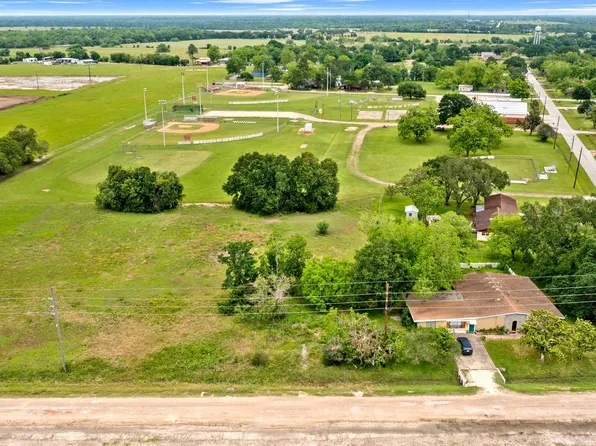0 Railroad St, Wallis, TX 77485