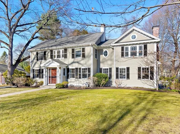 8 Tennyson Rd, Wellesley, MA 02481