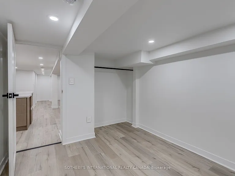 120 Glenlake Ave #BASEMENT — Photo 15