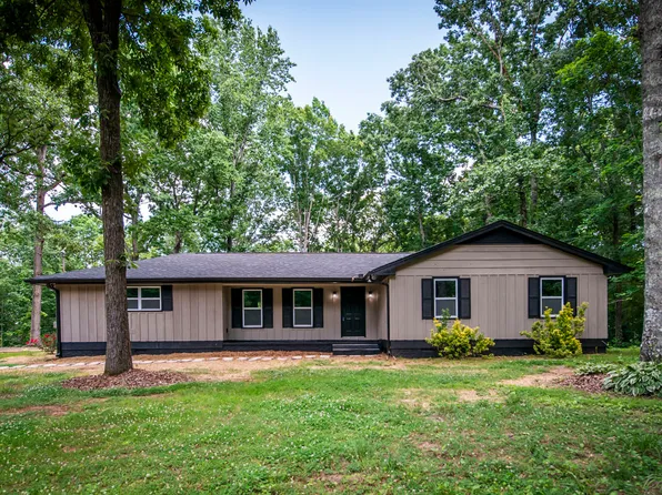 225 E Miles Rd, Carrollton, GA 30116