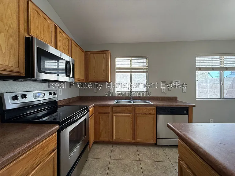 11728 W Avenida Del Sol — Photo 11