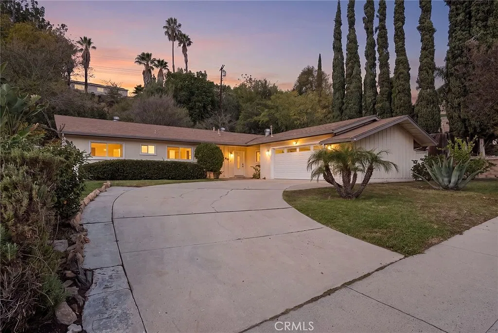 4 bed, 1764 sqft, $4,350 — Photo 1