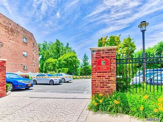 Sold by Daniel Gale Sotheby's International Realty | media 16