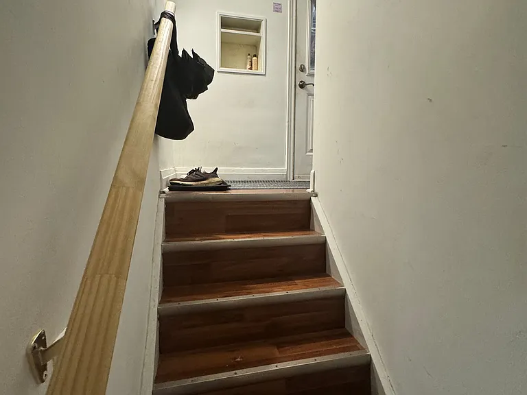166 Erindale Ave #BSMNT — Photo 11