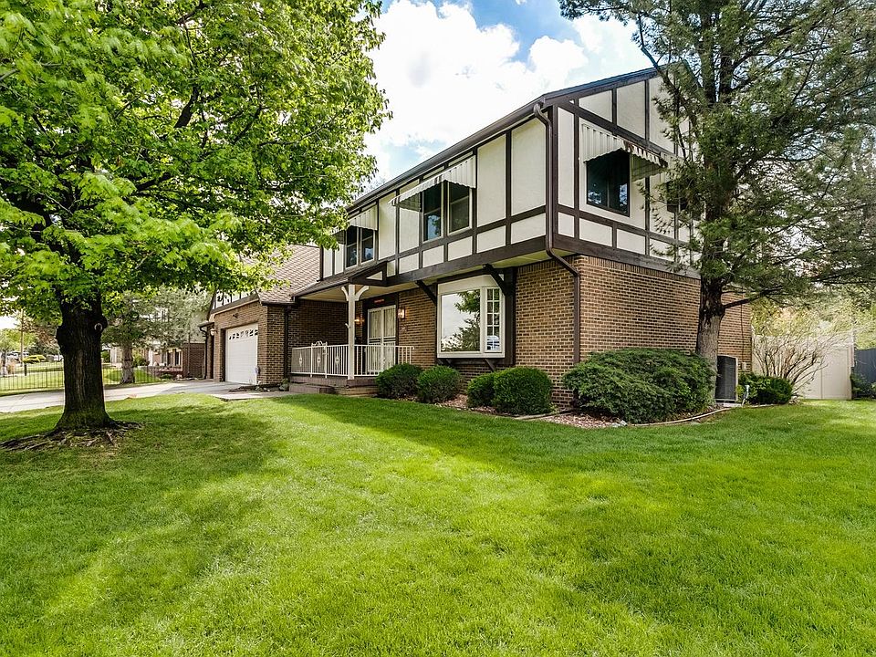 2nd image of 2607 S Linden Ct