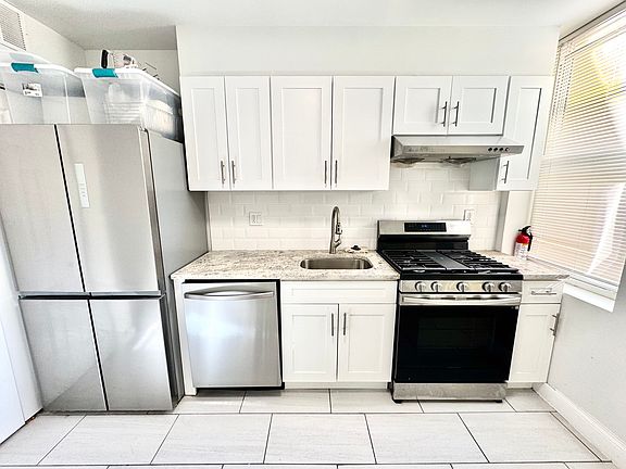 3rd image of 4404 Sansom St Floor 2