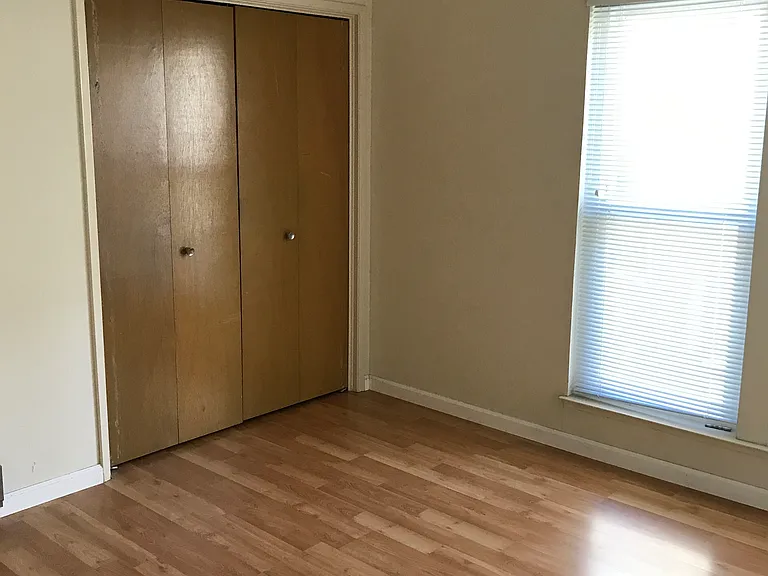 1528 Oxford St #8 — Photo 10