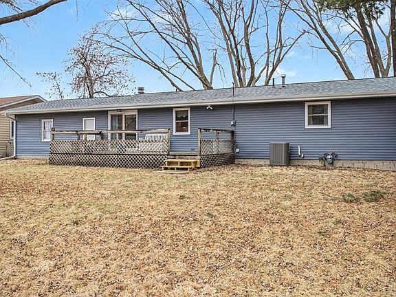 3rd image of 311 Gretten St