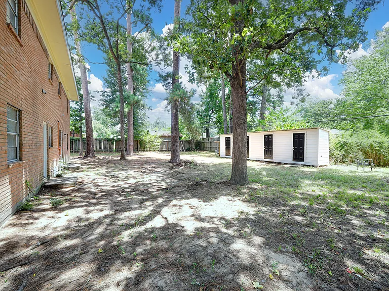 1604 N Roberson St #B — Photo 5