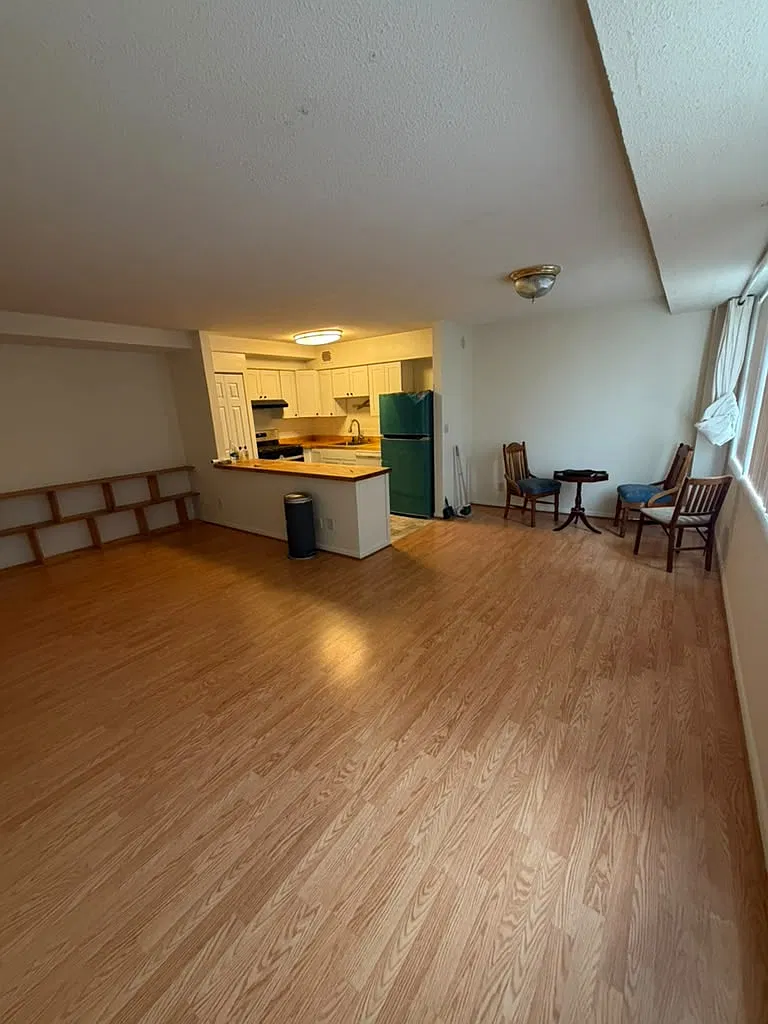 2 bed, 1073 sqft, $1,900 — Photo 4