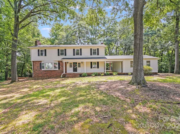 2606 Camelot Dr, Rock Hill, SC 29732