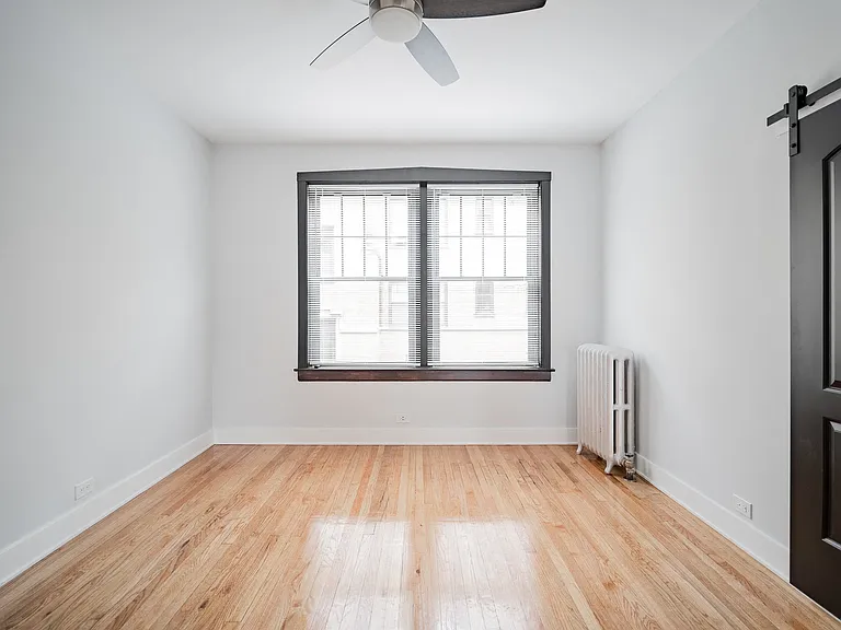 1623 W Belmont — Photo 9