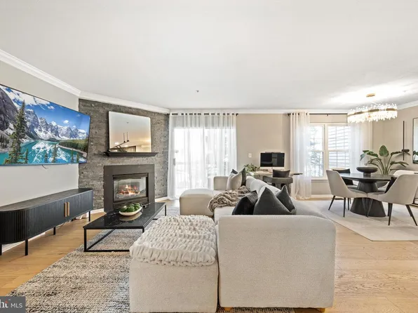 12906 Fair Briar Ln, Fairfax, VA 22033