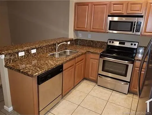 3 bed, $2,400 — Photo 1