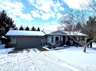 1051 N Lake George Rd, Attica, MI 48412