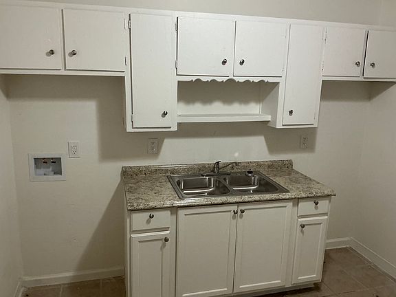 5th image of 313 Charleston St NE #3