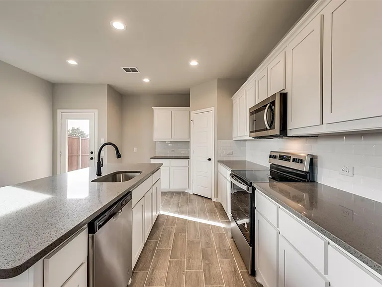 1800 Winecup Dr — Photo 11