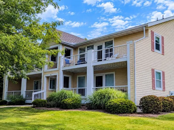 311 N Lake Pine Dr APT B, Lakeside Marblehead, OH 43440