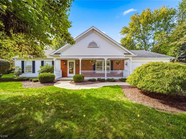 9500 Lismore Ln, Mentor, OH 44060
