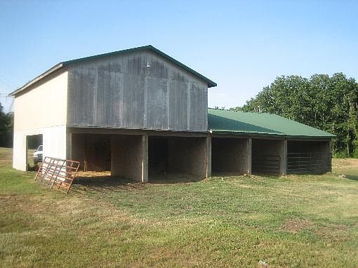 4th image of 404 County Road 266
