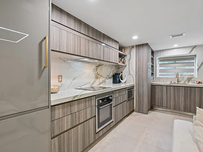 Porcelanosa Kitchen
