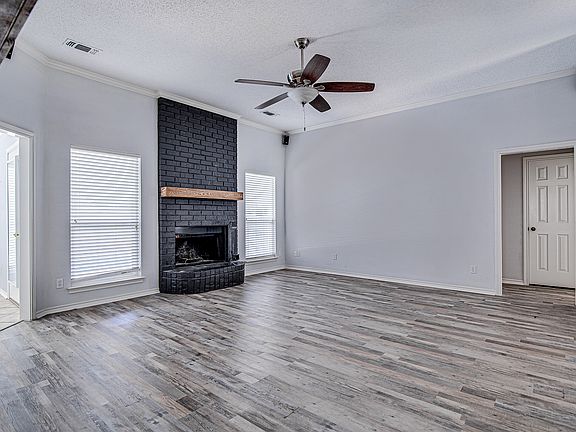 3rd image of 1109 Shady Hill Ln