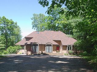 4327 Cornwell Ln, Whitmore Lake, MI 48189