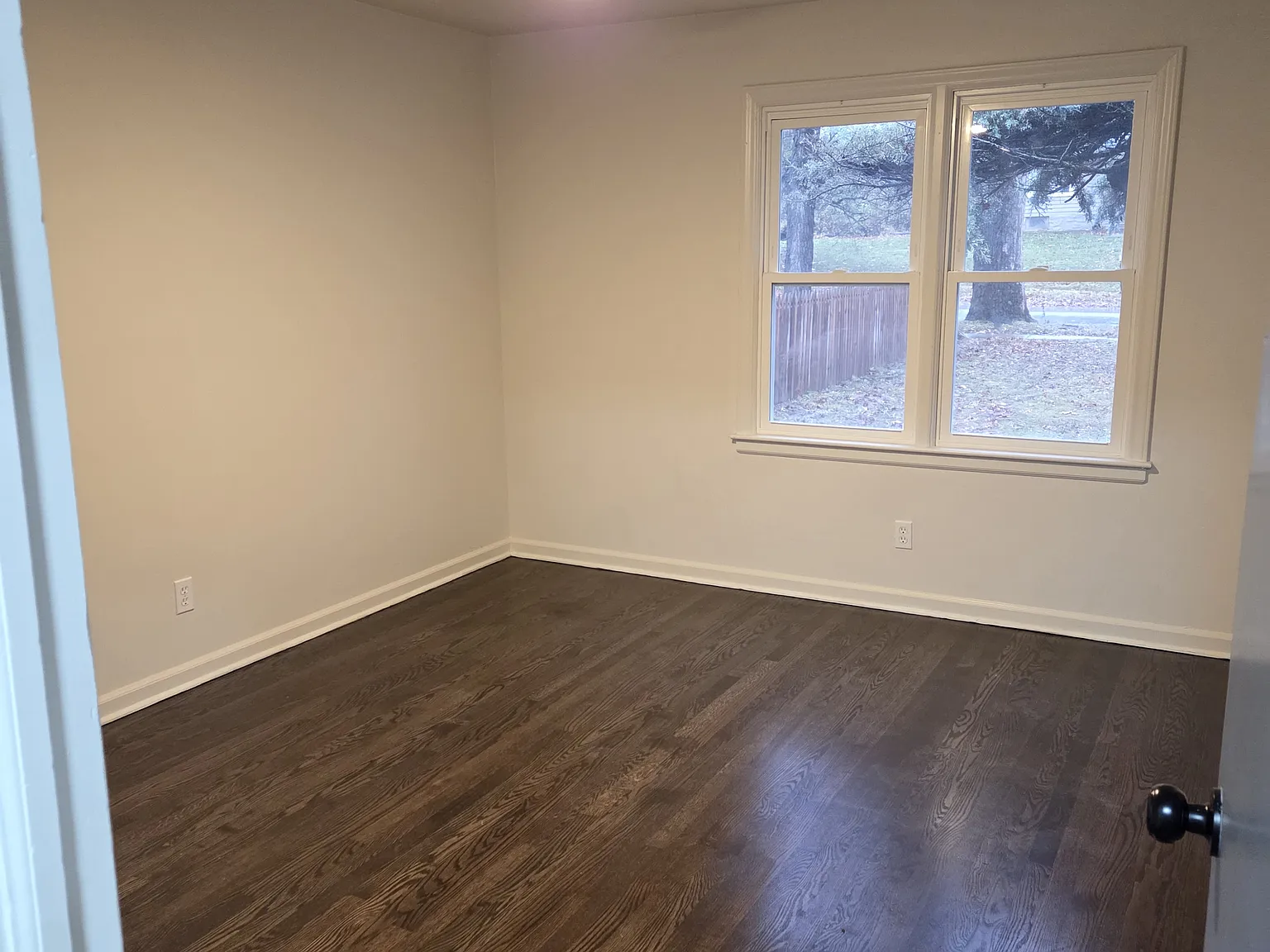 3 bed, 1.5 bath, 1264 sqft, $1,750 — Photo 2