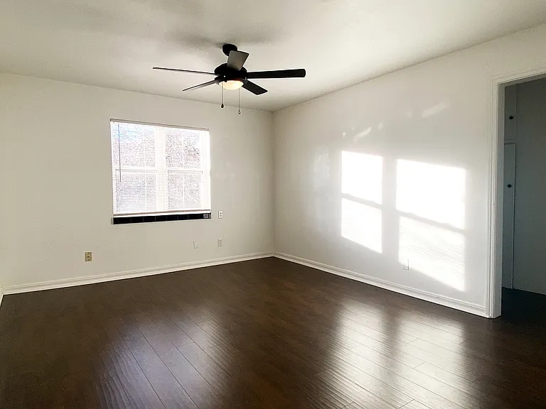 1714 N Lindsay Ave #4 — Photo 2