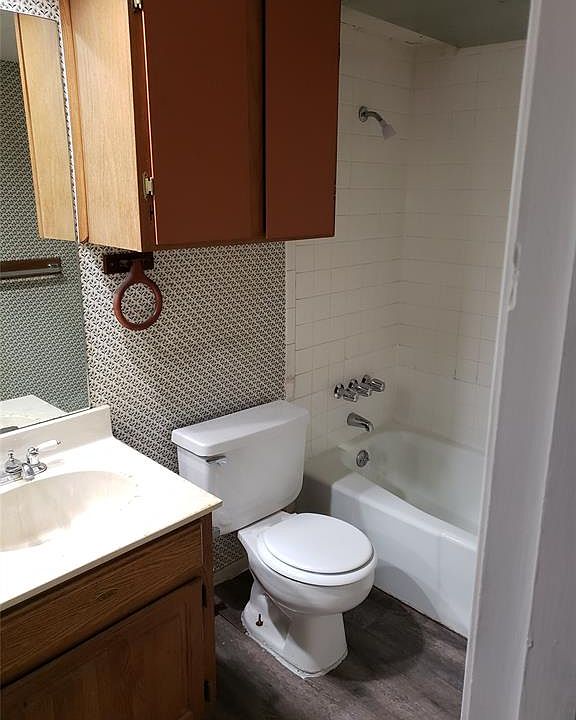 1st image of 5401 Laguna Dr APT 232