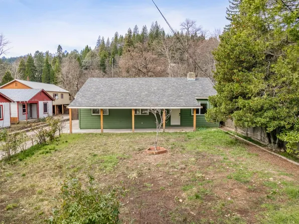 107 S 1st St, Dunsmuir, CA 96025