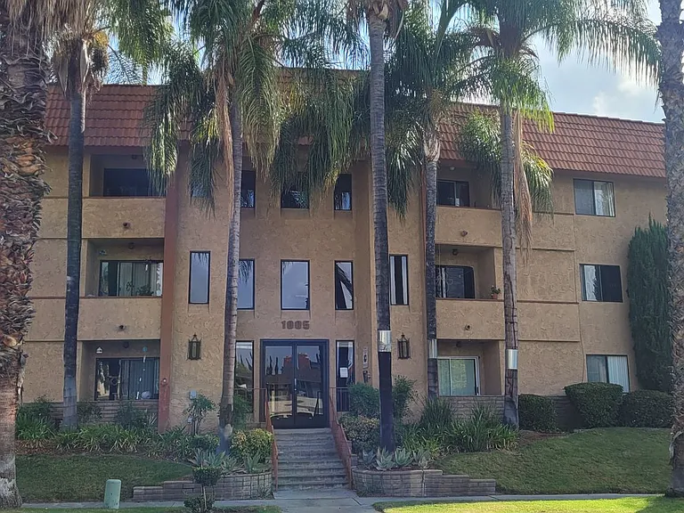 073 - Canyon Crest Hills Apartments — Photo 16