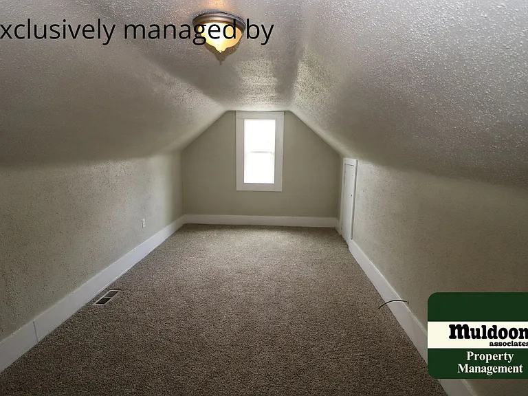 806 E Abriendo Ave — Photo 2