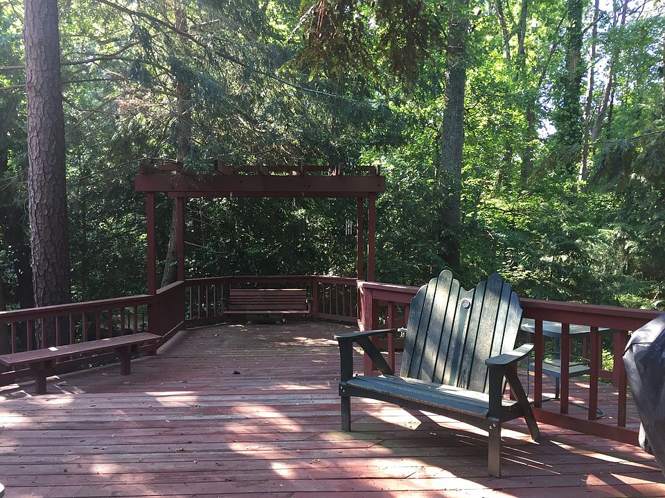 2nd image of 1333 Holly Bank Cir