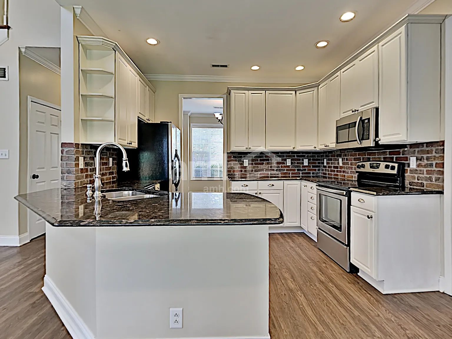 4 bed, 3.0 bath, 2682 sqft, $3,280 — Photo 3