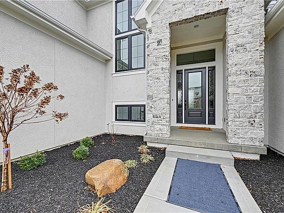 2nd image of 17100 Earnshaw St