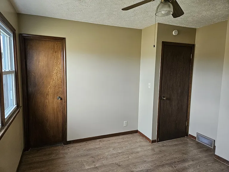 1310 W Dakota St — Photo 11