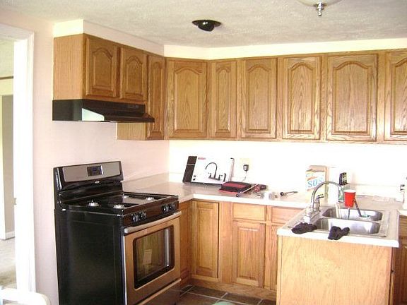5th image of 2984 Lower Maple Ave
