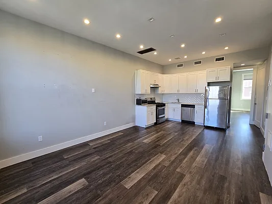 Rented by Voro Purple LLC | media 30