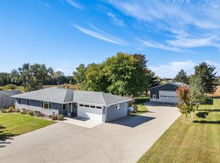 N8467 River Rd, Berlin, WI 54923