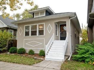 1027 Mapleton Ave, Oak Park, IL 60302