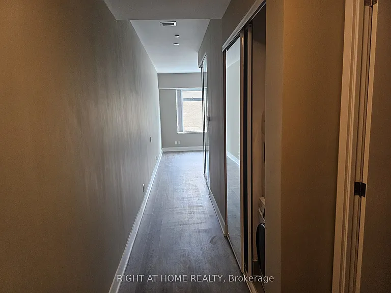 111 Saint Clair Ave W #426 — Photo 9