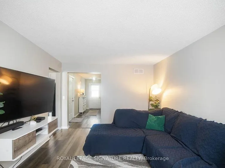 25 Meadowvale Dr #3 — Photo 10