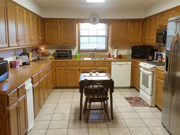 4th image of 637 Fleetwood Dr