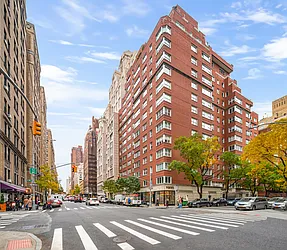 35 East 85th Street in Upper East Side